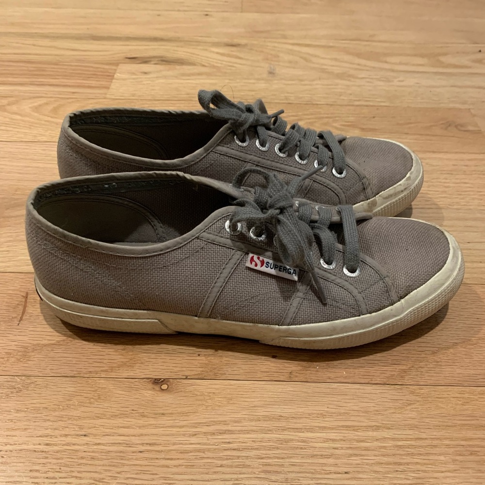 Gray Supergas - image 1
